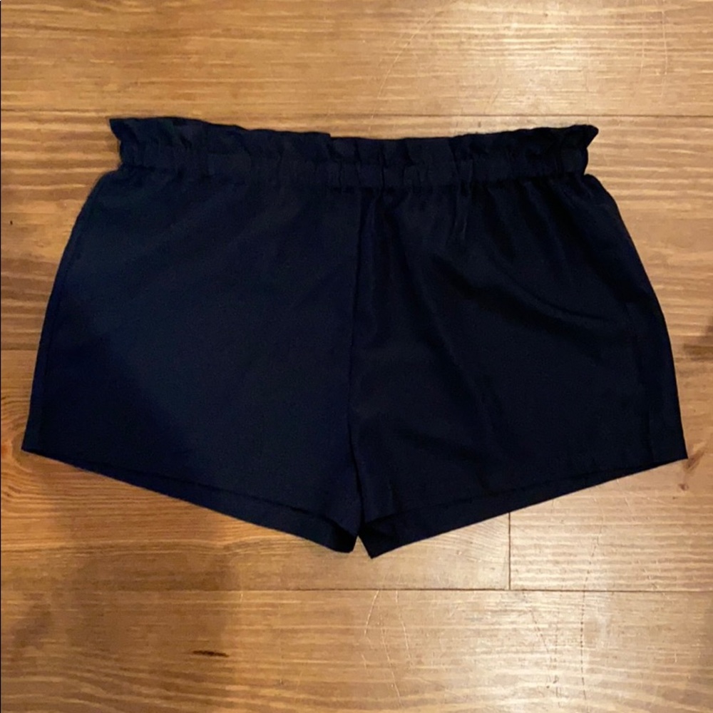 Black elastic waistband shorts